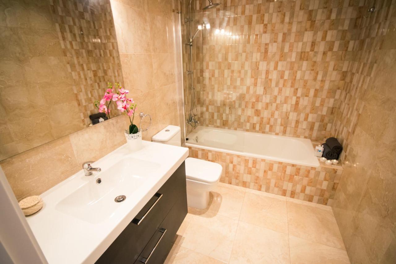 Holidays2Malaga Heredia 3 Bedroom Opposite Malaga Port Kültér fotó